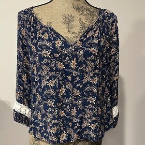 Andree paisley Floral Navy boho Blouse with Lace Trim size medium